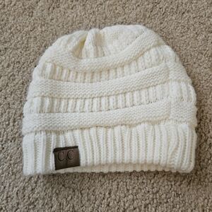 CC Cream/White Adult Knit Beanie